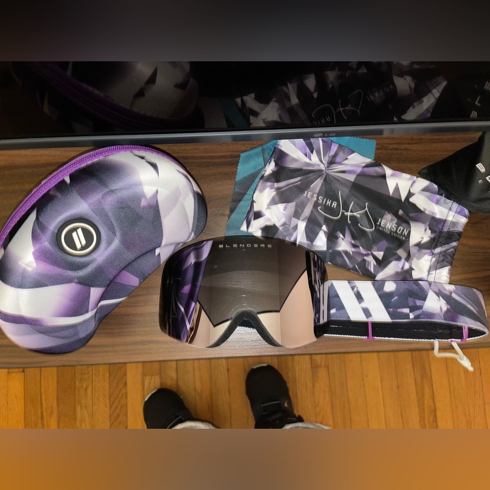 Women’s Limited Edition Blenders Snow Goggles